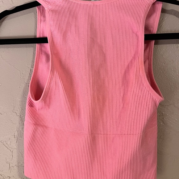 Pink sleeveless crop - Picture 2 of 2